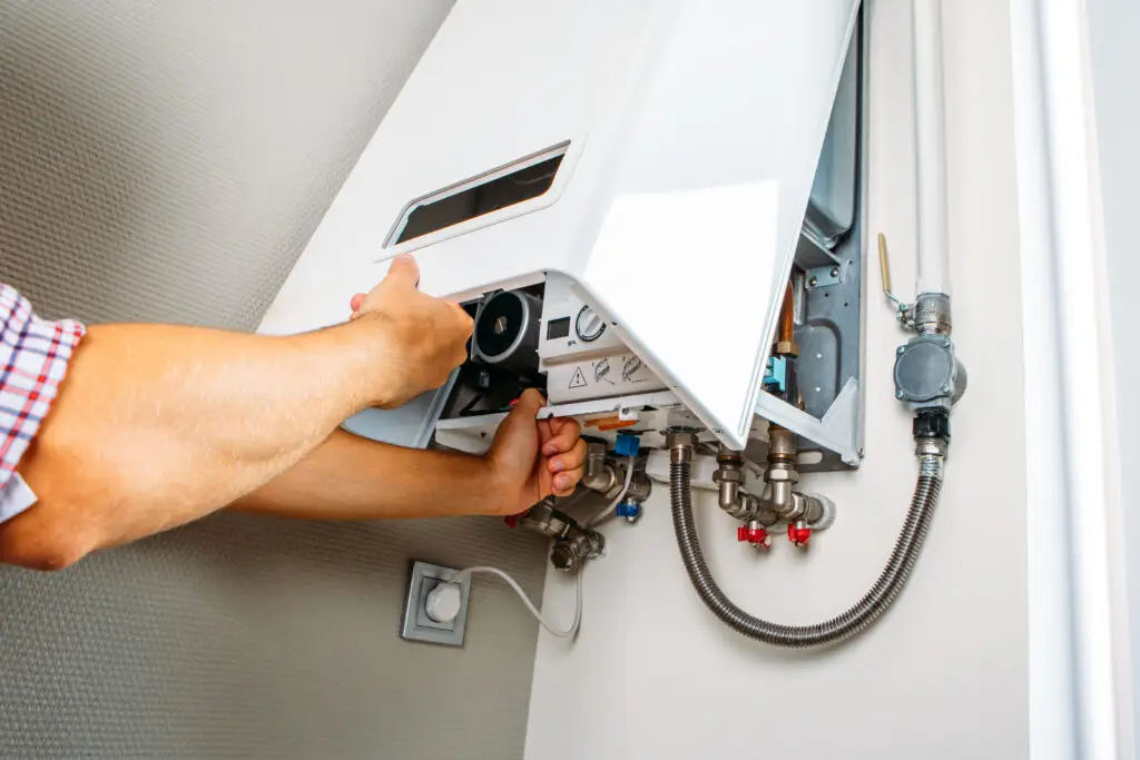 Professioneller Installateur in Wien bei der Arbeit – fachgerechte Installation und Wartung von Sanitäranlagen, Heizungen und Gasthermen. Verlässlicher Installateurservice in Wien für Rohrbruch, Thermenwartung, Gasgerätetests und Notdienste. Installateur Wien für alle Reparaturen, Wartungsarbeiten und Installationen rund um Heizung und Sanitär.
